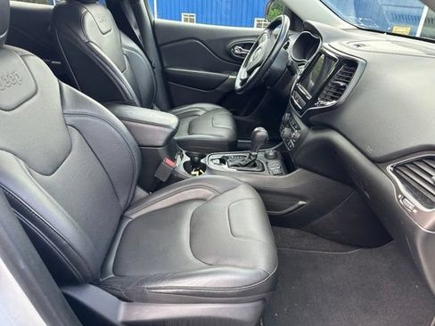 Used 2019 Jeep Cherokee Limited AWD/4WD image 11