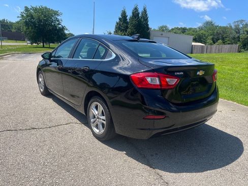 Used 2018 Chevrolet Cruze LT w/ LT Convenience Package FWD image 7