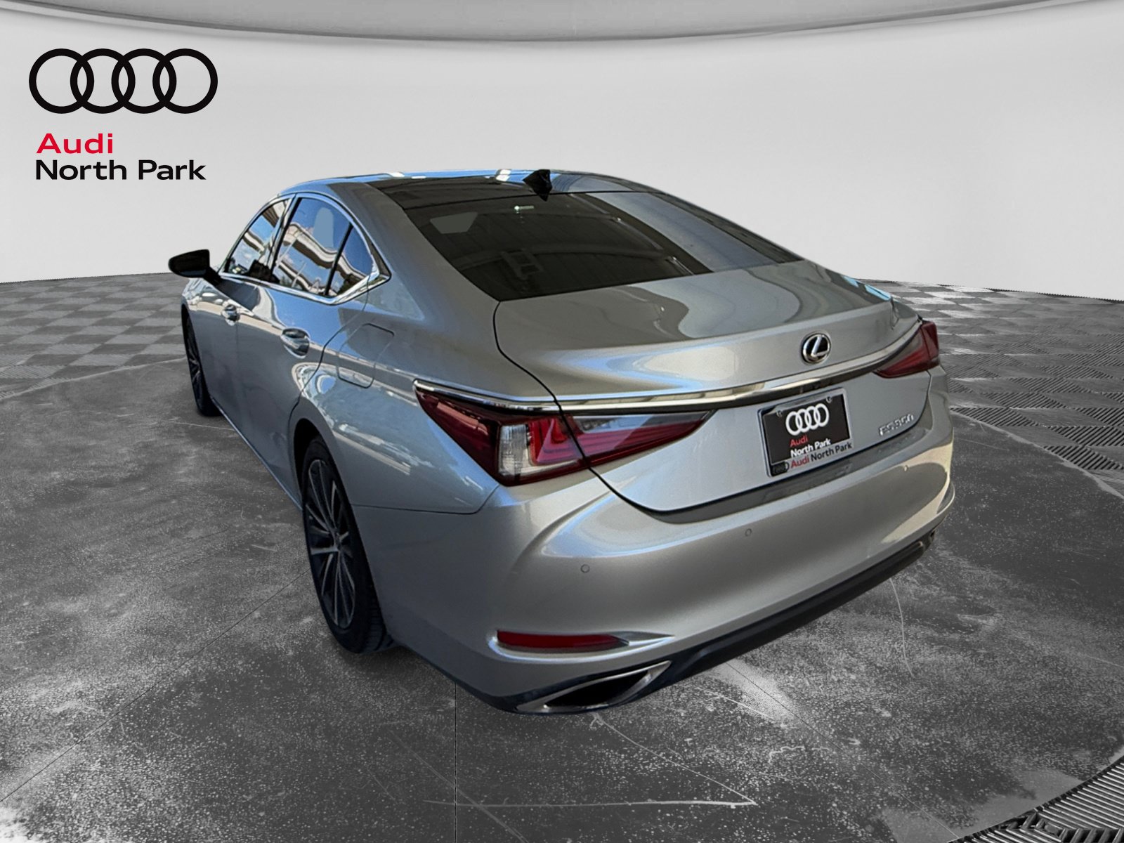 Used 2022 Lexus ES 350 w/ Premium Package FWD image 3