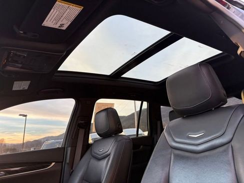 Used 2021 Cadillac XT6 Premium Luxury image 29