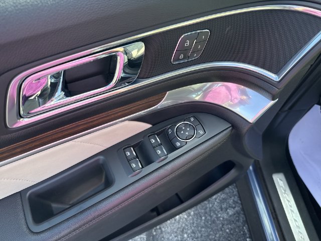 Used 2019 Ford Explorer Limited w/ Limited Luxury Package AWD/4WD image 23