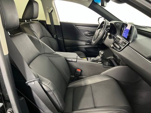 Used 2024 Lexus ES 350 w/ Premium Package image 32