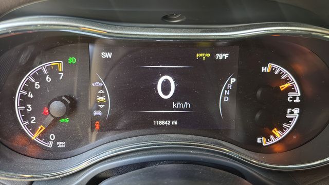 Used 2017 Jeep Grand Cherokee Overland w/ Jeep Active Safety Group AWD/4WD image 18