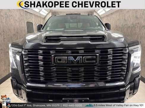 Used 2024 GMC Sierra 3500 Denali Ultimate image 2