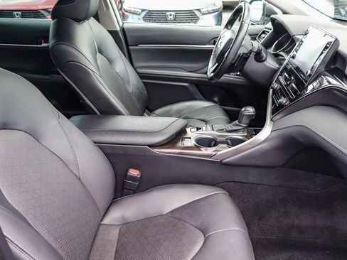Used 2022 Toyota Camry XSE w/ Carpet Mat Package (TMS) FWD image 19