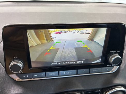 Used 2024 Nissan Sentra S FWD image 17
