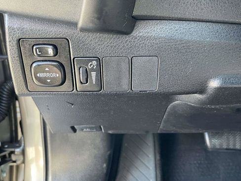 Used 2018 Toyota Corolla LE FWD image 22