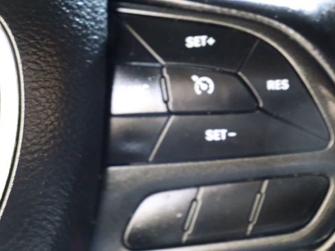 Used 2020 Dodge Challenger SXT w/ Driver Convenience Group image 37