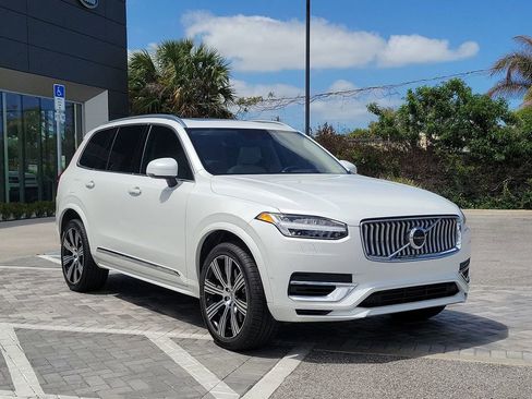 Used 2021 Volvo XC90 T8 Inscription w/ Lounge Package AWD/4WD image 7
