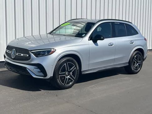 Used 2025 Mercedes-Benz GLC 300 image 1