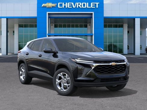 New 2026 Chevrolet Trax LS w/ LS Convenience Package FWD image 7