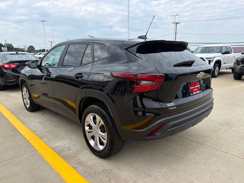 Used 2025 Chevrolet Trax LS w/ Driver Confidence Package FWD image 6