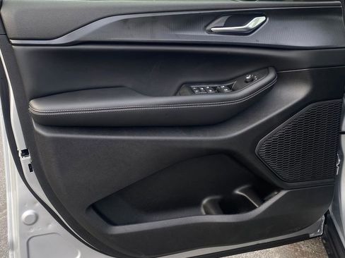 New 2026 Jeep Grand Cherokee L Laredo image 12