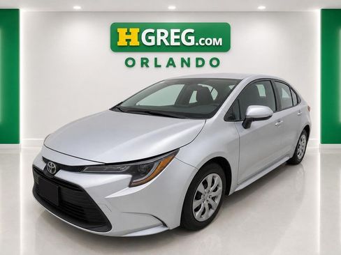 Used 2020 Toyota Corolla LE FWD image 4