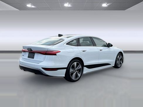 Used 2025 Audi A6 e-tron Premium Plus w/ Premium Plus RWD image 9