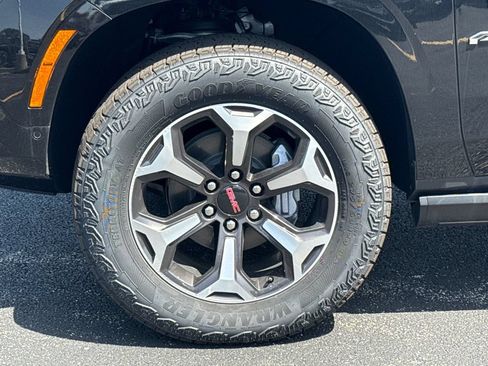 New 2026 GMC Yukon XL AT4 Ultimate AWD/4WD image 12