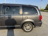 Used 2019 Dodge Grand Caravan SXT image 5