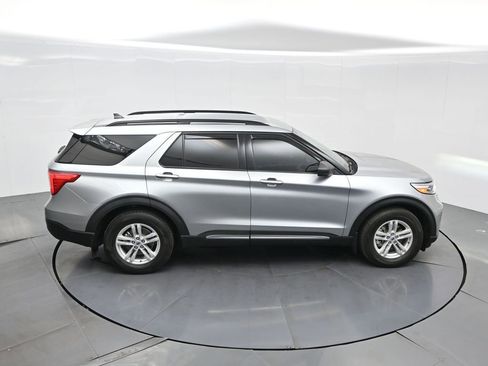 Used 2024 Ford Explorer XLT RWD image 58