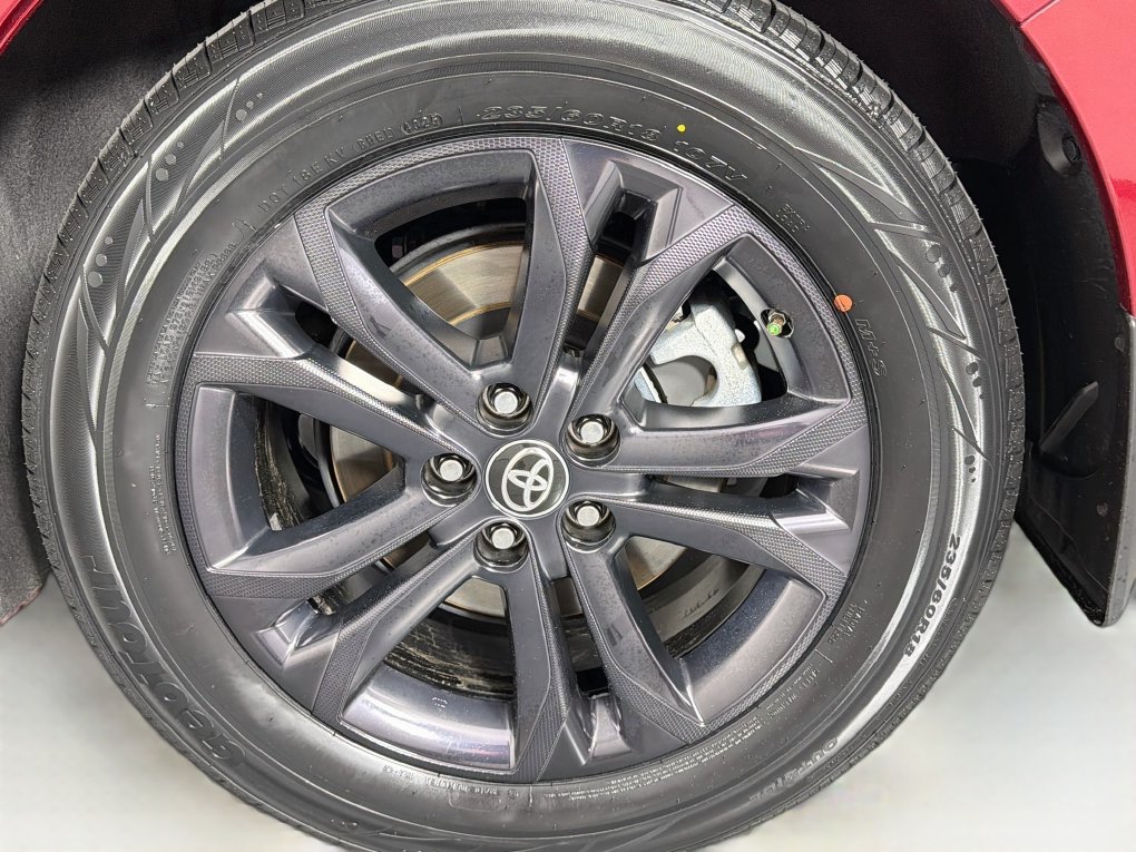 Used 2025 Toyota Sienna XSE w/ XSE Plus Package AWD/4WD image 31