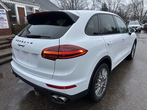 Used 2016 Porsche Cayenne S AWD/4WD image 8
