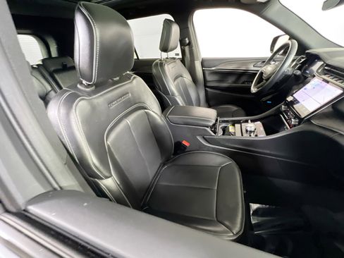 Used 2022 Jeep Grand Cherokee Overland image 28