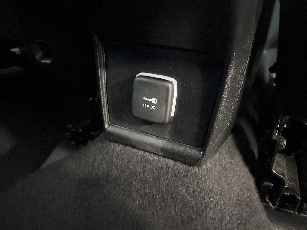 Certified 2023 Jeep Compass Limited AWD/4WD image 40