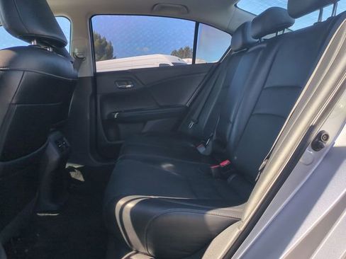 Used 2017 Honda Accord Touring image 38
