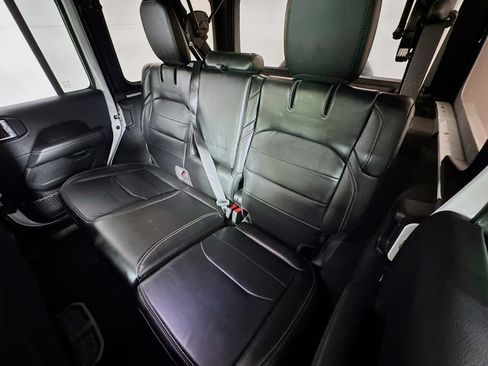 Used 2023 Jeep Wrangler Unlimited Sahara AWD/4WD image 20