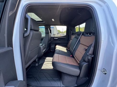 New 2026 Chevrolet Silverado 1500 High Country AWD/4WD image 9