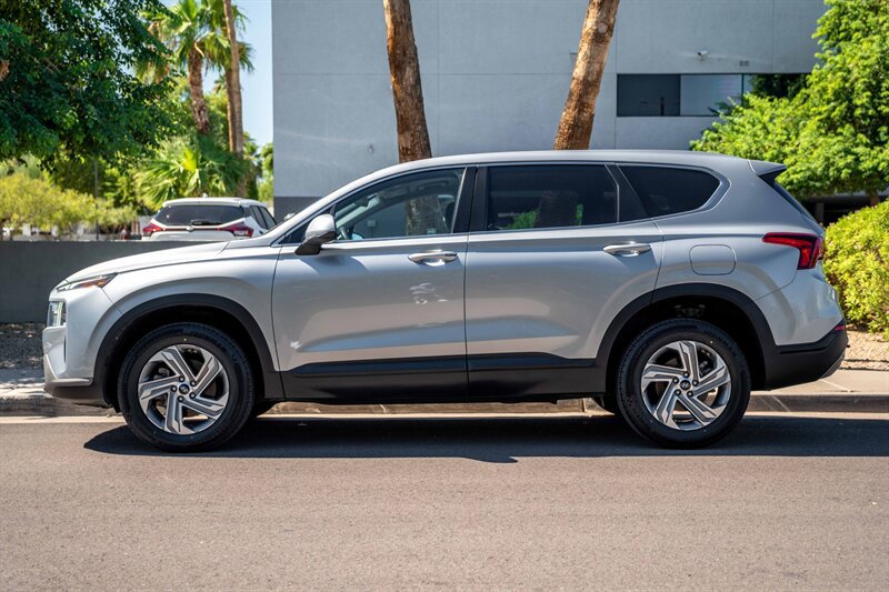 Used 2021 Hyundai Santa Fe SE AWD/4WD image 2
