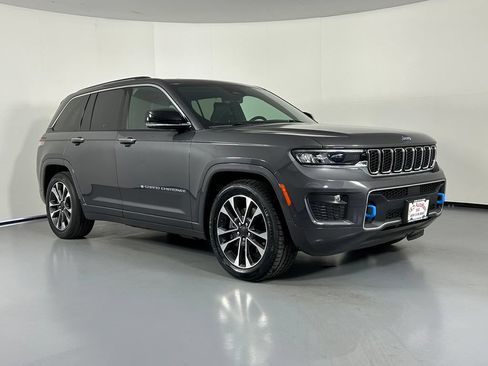 Used 2023 Jeep Grand Cherokee Overland w/ Luxury Tech Group IV AWD/4WD image 1