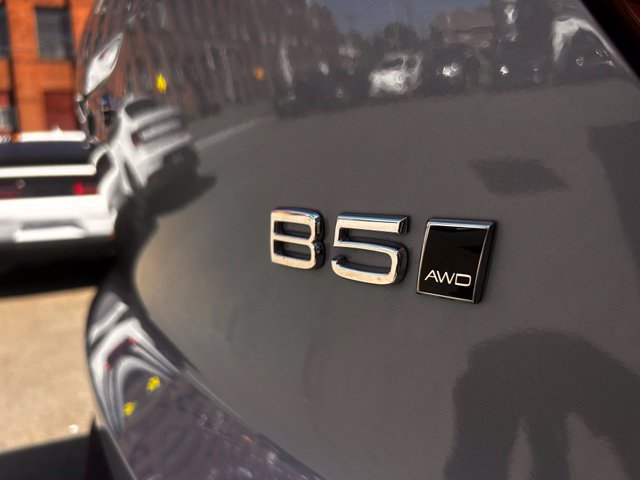 Used 2024 Volvo XC40 B5 Plus w/ Protection Package Premier AWD/4WD image 9