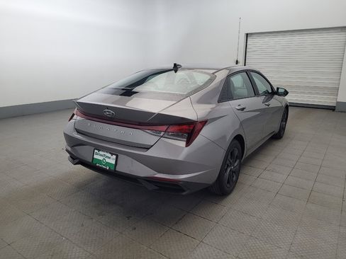 Used 2023 Hyundai Elantra SEL FWD image 9