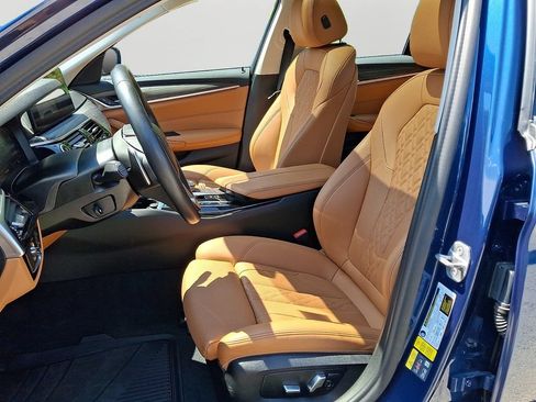 Used 2022 BMW 530e xDrive w/ Convenience Package AWD/4WD image 14