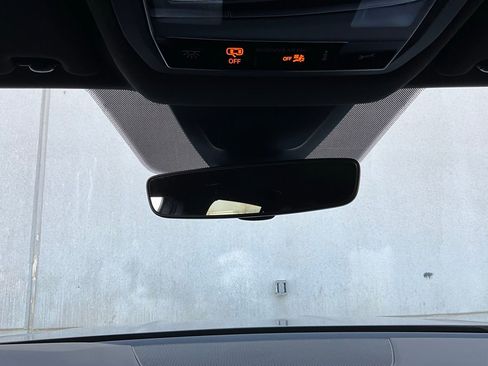 Used 2025 Volkswagen Atlas Cross Sport SE image 17