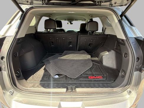 Used 2023 GMC Terrain SLT w/ LPO, Floor Liner Package FWD image 17