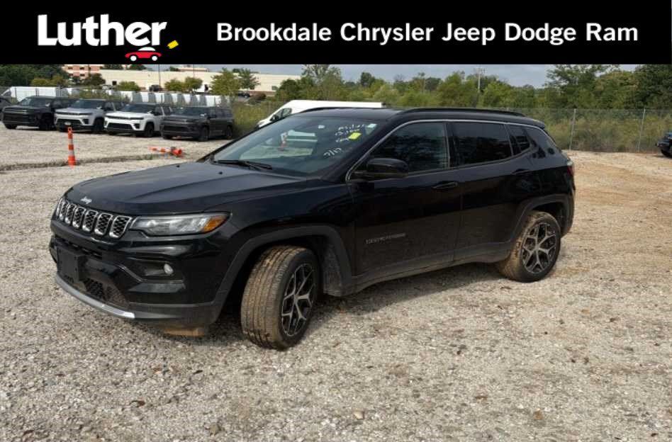 Used 2024 Jeep Compass Limited AWD/4WD image 1