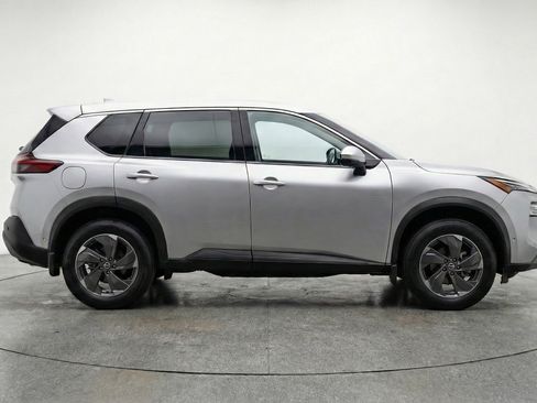 Used 2025 Nissan Rogue SV image 11