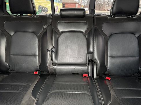 Used 2019 RAM 1500 Laramie image 18