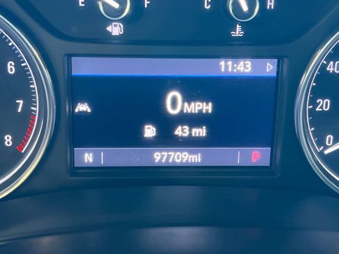 Used 2022 Buick Enclave Essence image 22