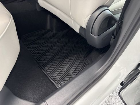 New 2026 Volkswagen Taos SE image 28