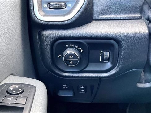 Used 2020 RAM 1500 Big Horn AWD/4WD image 16