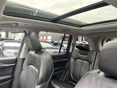 Used 2023 Jeep Grand Cherokee 4WD 4xe w/ Luxury Tech Group II image 24