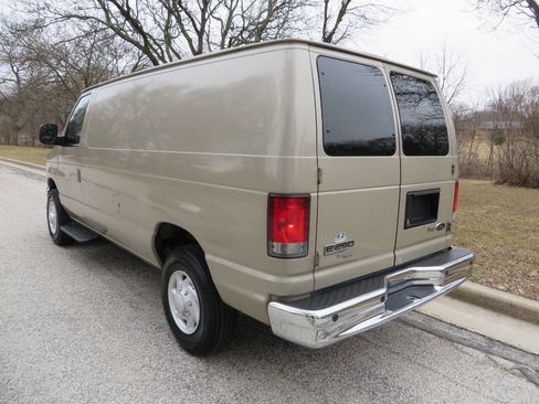 Used 2014 Ford E-250 and Econoline 250 w/ Premium Van Group image 3