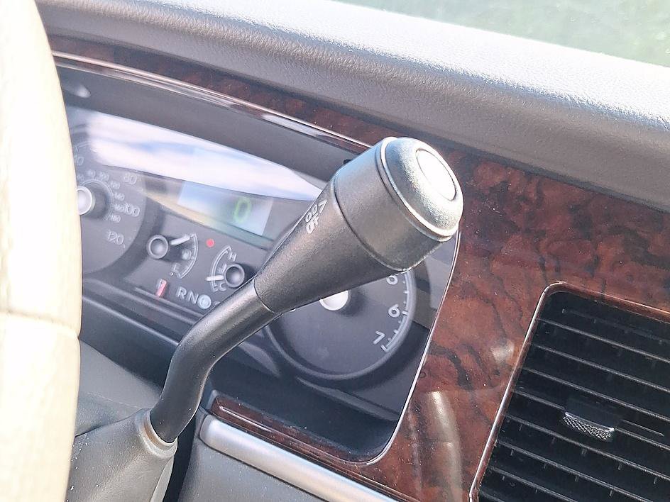 Used 2007 Lincoln Town Car Signature RWD image 16