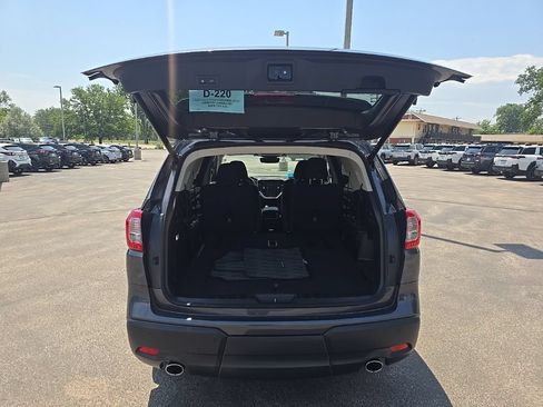 Certified 2025 Subaru Ascent Premium AWD/4WD image 8