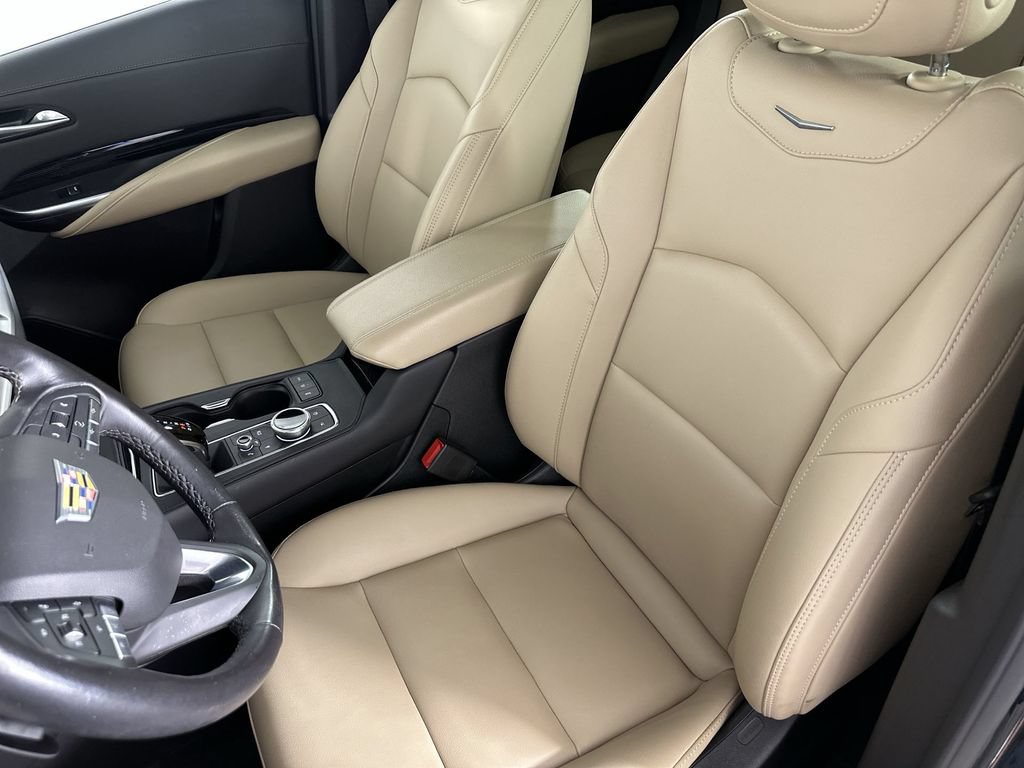 Used 2024 Cadillac XT4 Luxury w/ Cold Weather Package AWD/4WD image 23
