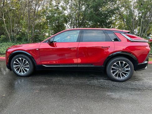 New 2026 Cadillac Lyriq Sport image 2