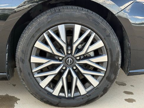 Used 2024 Nissan Altima 2.5 SV image 10