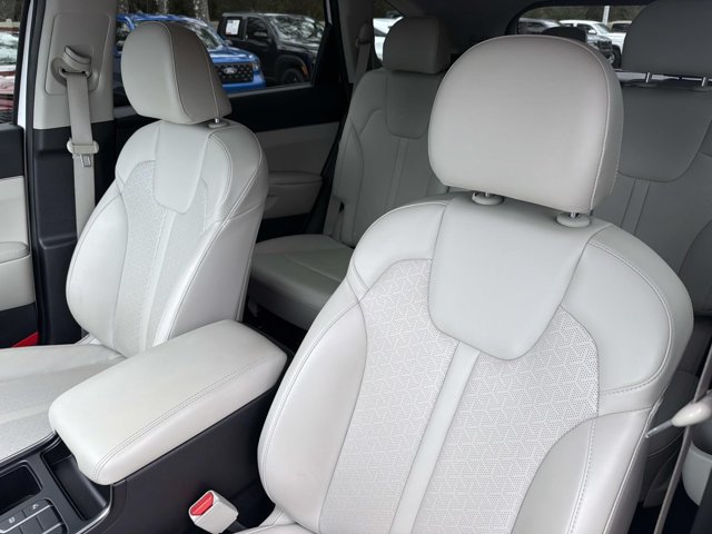 Used 2023 Kia Sorento S w/ Panoramic Sunroof Package FWD image 11